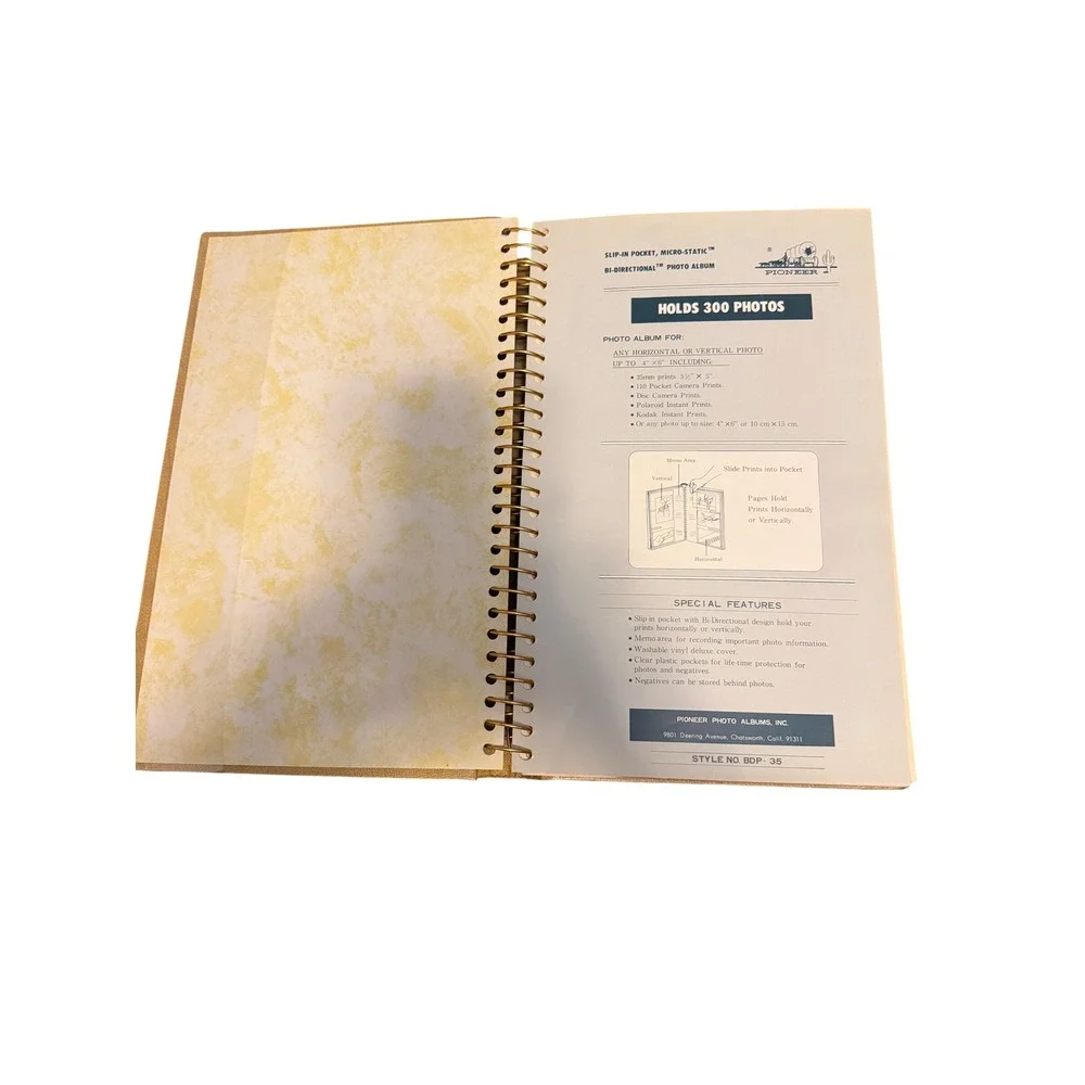 Pioneer Photo Album BDP-35 Tan Gold Vinyl Holds 300 4x6 Photos Bi-Directional